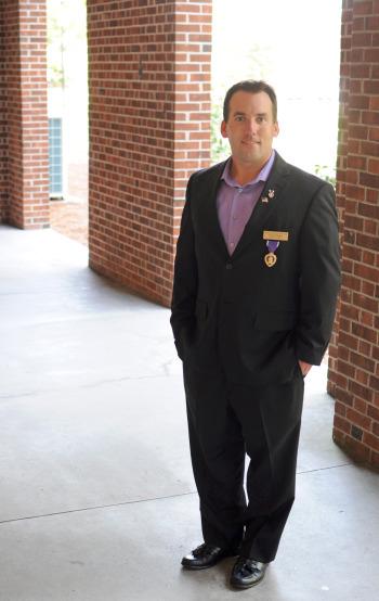 UNCW student veteran, Jason Thigpen will be runnig for congress in 2014.