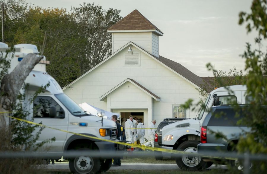 Investigators+work+at+the+scene+of+a+mass+shooting+at+the+First+Baptist+Church+in+Sutherland+Springs%2C+Texas+on+Sunday%2C+Nov.+5%2C+2017.+%28Jay+Janner%2FAustin+American-Statesman%2FTNS%29