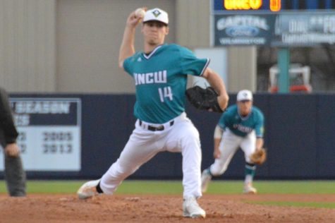 Pitcher No. 14 Landen Roupp