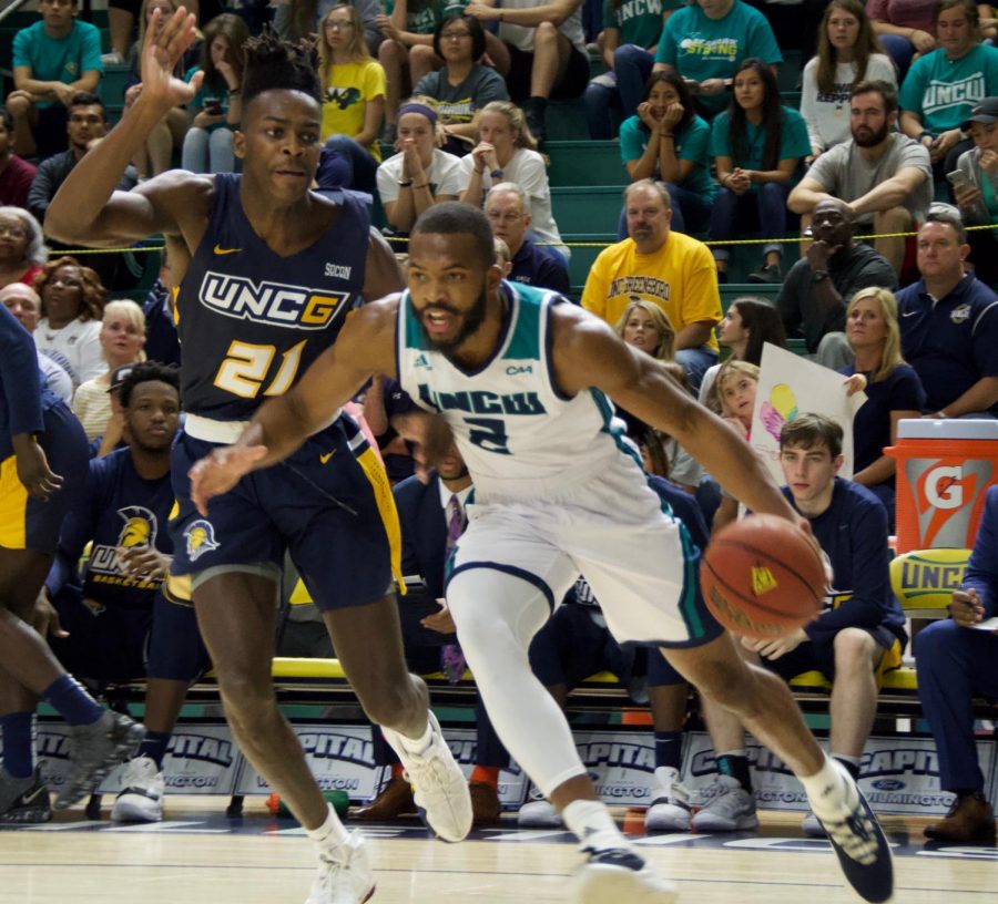 Jeantal Cylla (2) dribbles in for a layup during UNCWs Tuesday night game v.s. UNC Greensboro