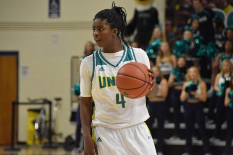 Shrita Parker (4) during UNCW's matchup with James Madison on Jan. 18, 2019.