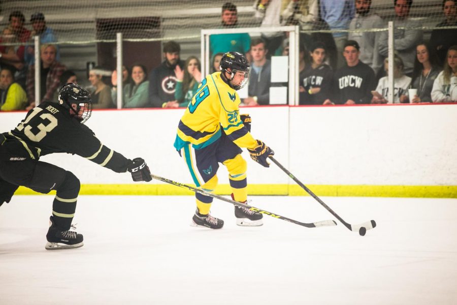 Icehawks skate into match with UNC Charlotte
