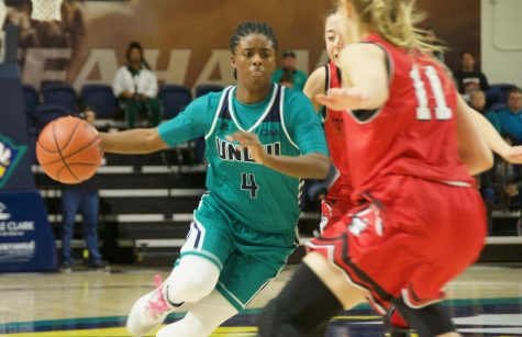 Shrita Parker (4) during UNCW's contest against Northeastern on Feb. 3, 2019.