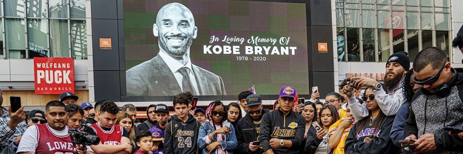 LOS+ANGELES%2C+CALIF.+--+SUNDAY%2C+JANUARY+26%2C+2020%3A+Fans+gather+outside+the+Staples+center+to+mourn+the+death+of+Kobe+Bryant+after+news+spread+of+Kobe+Bryant+and+his+daughter+Gianna+are+among+9+dead+in+helicopter+crash+in+Calabasas+that+morning%2C+in+Los+Angeles%2C+Calif.%2C+on+Jan.+26%2C+2020.+%28Marcus+Yam+%2F+Los+Angeles+Times%29