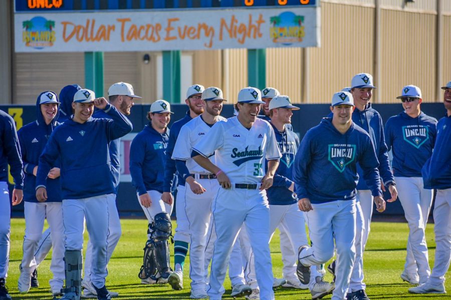 The UNCW baseball team before its matchup with Bryant on Feb. 15, 2020