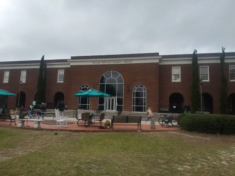 The entrance to Randall Library on Feb. 12, 2020. Randall may not have a poetry night, but what is stopping you from reading sonnets and snapping anyway?