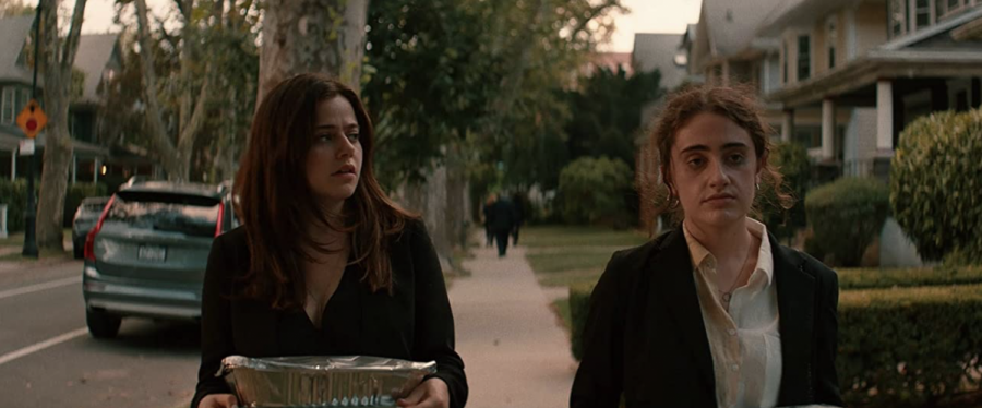 Molly Gordon and Rachel Sennott in Shiva Baby (2020).