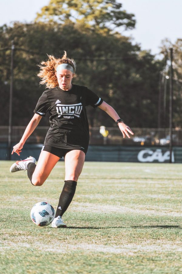 Malina Pardo during UNCW womens soccer practice.