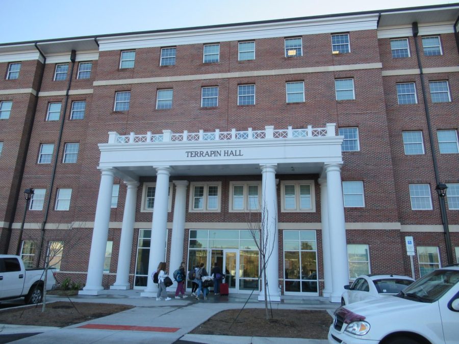 A photo of students reentering Terrapin Hall.