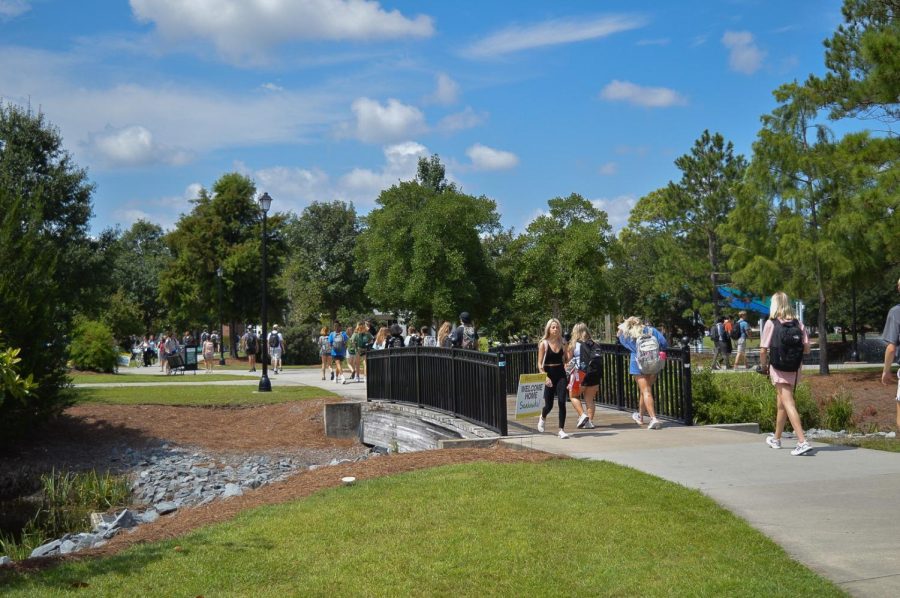 Students head to class.