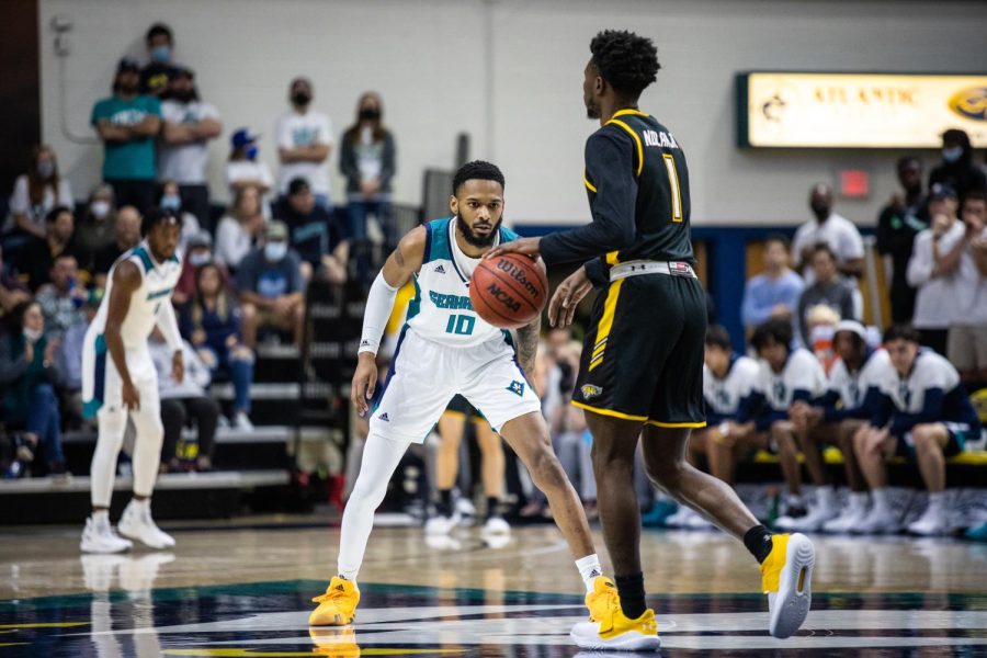 Jamahri Harvey during UNCWs matchup with Towson on Feb. 17, 2022 at Trask Coliseum.
