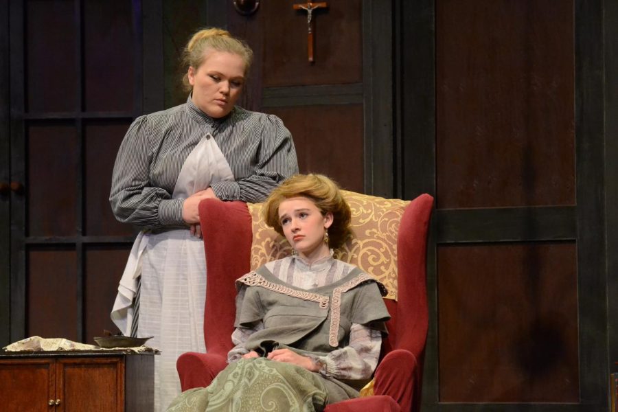 Kathryn Dowdee as Marjory and Lillian Ferguson as Huldey in "The Moors."
