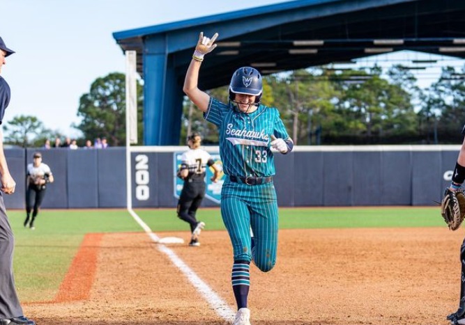 Women's Teal UNC Wilmington Seahawks Running T-Shirt