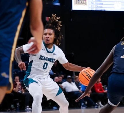 Jamarii Thomas pushes to the backboard in the Seahawks fight against Drexel.