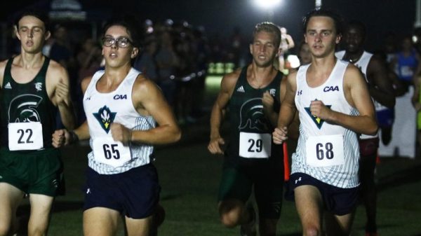 UNCW Cross Country hosts its Beach Blast Tournament. (Brandon Sans/UNCW)