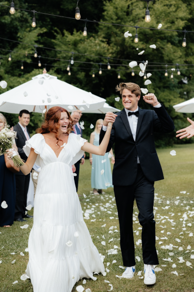 UNCW alumna Caroline Davies at her wedding to husband Skyler. (Courtesy: Caroline Davies)